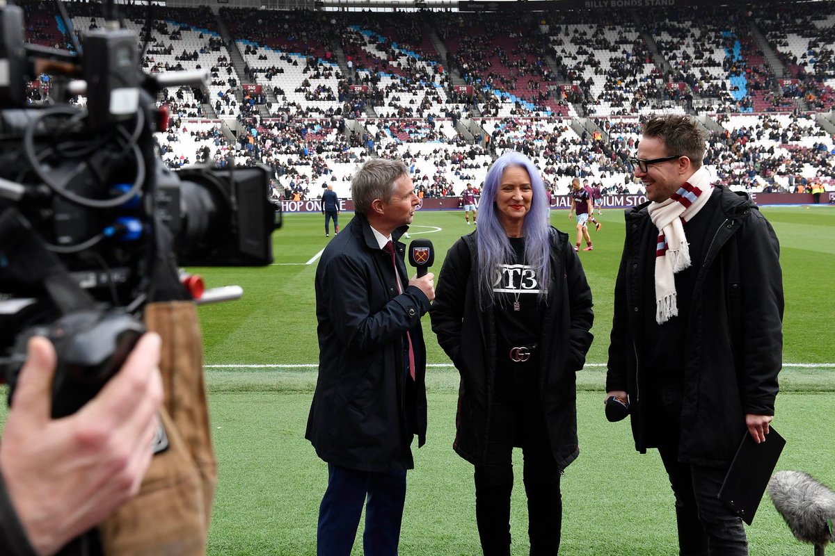 A great shot the brilliant DT38 Awareness Day at WHUFC earlier this year.

Tracy Tombides was honoured to have a pitchside interview & she was awesome 🔥

#DT38uk #testicularcancer #charity #raisingawareness #selfchecking
