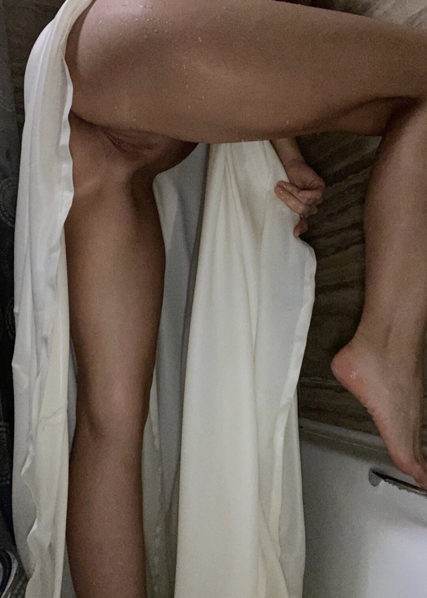 YanniBFisher's tweet photo. Right now I need a black cock inside my pussy, so desperate for one. What would you do guys, fuck it rough or gentle? I don’t care as long as I get a black cock 🍆♠️ https://t.co/AoWAwGHfiv