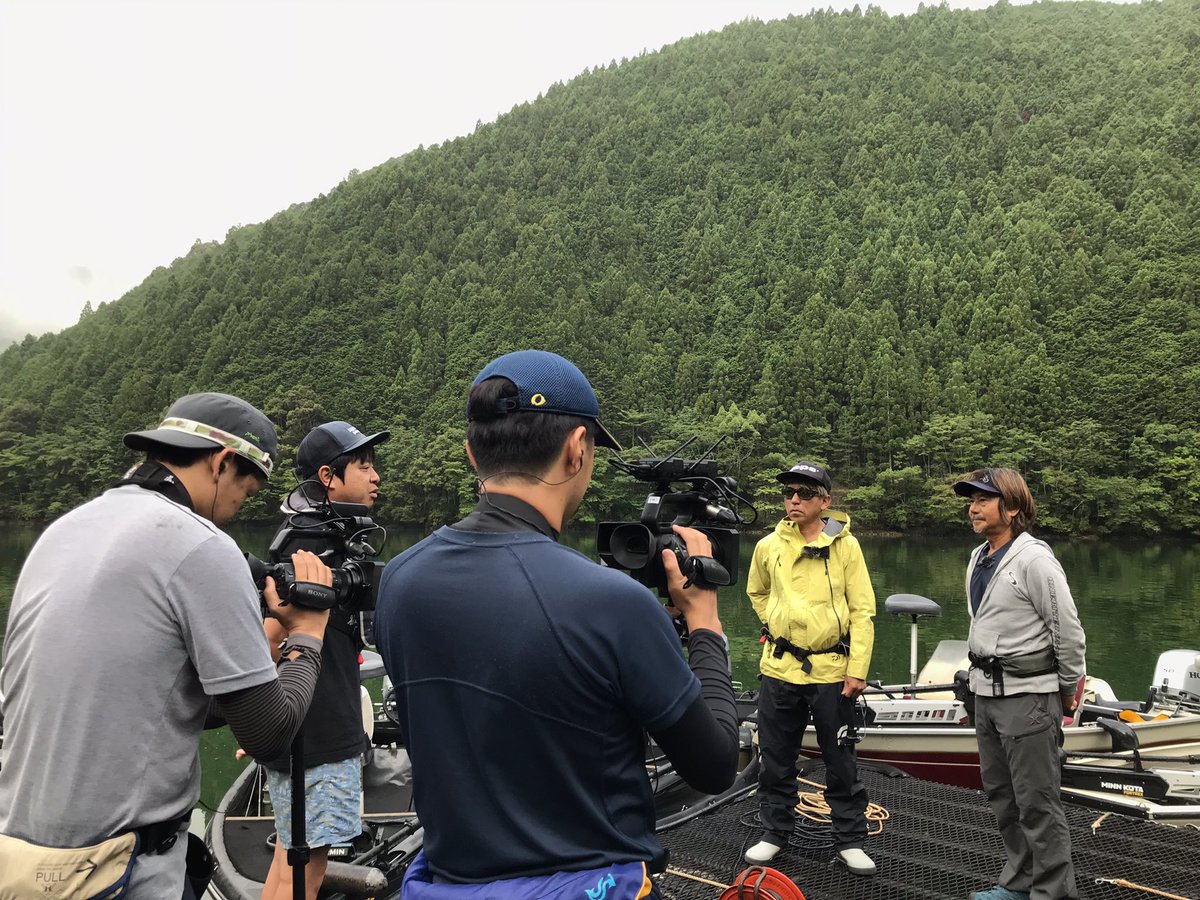 一昨日からバサー取材で七色ダムに行ってました。大人気企画のリミットワンです。津久井湖のロクマルが出た前回の青木大介戦は記憶に新しいところですが、今回の対戦者は奥村和正さん！日本を代表するモンスターハンターとのバトルもご期待ください。