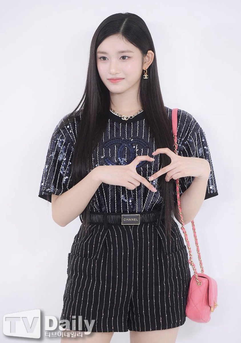 LEESEO_USA's tweet photo. #LEESEOxCHANEL
#leeseo https://t.co/65z4K9qzvq