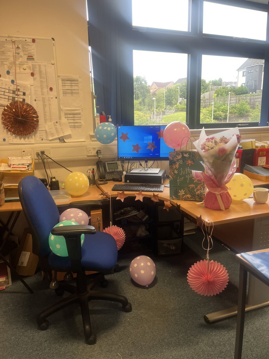 End of term &amp; end of a chapter <a href="/BearsdenAcademy/">Bearsden Academy</a>.  Beyond grateful for the last 3 years &amp; I have been so lucky to work with such amazing young people &amp; staff. I have been overwhelmed by the kindness from so many people! Excited for the journey ahead &amp; to join <a href="/BoclairBusiness/">BoclairBusiness</a> 🤍