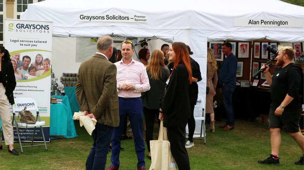 pakysdc1's tweet image. 💕💕💕 #Illustration #cute #illo_adventDay13 #WonderCon’s #Defenders  
Original: Graysonslaw