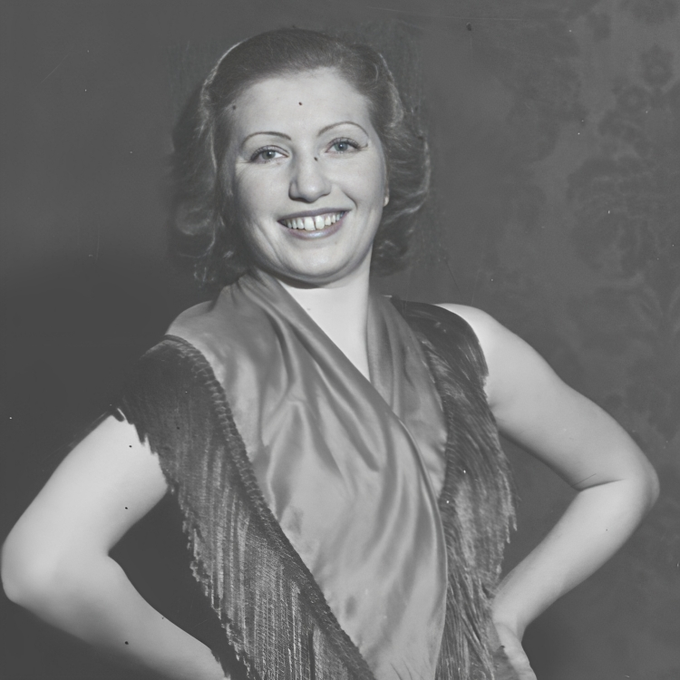 rarestorees's tweet photo. Upon her arrival to Auschwitz in 1943, Jewish ballerina Franceska Mann was told to strip her clothes and change into prisoner's outfit. She stripped "in a distracting way", stole an SS guard's pistol, and shot him dead.  

She was also able to wound another guard in the stomach, before she was killed. Then another woman who was present there, took her attack as an opportunity, and convinced a few other women to rebel. Before they were all murdered, they managed to scalp one Nazi, and tear the nose off another.  she was also amazingly beautiful.

She was also amazingly beautiful.
