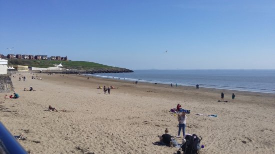 Great evening last night wild swimming in Whitmore Bay, Barry Island, the water wasn't as cold as it looked!

Warmed up with a curry at Rahil Indian Restaurant.

If you're interested in joining us for our next event and finding out more about what we do get in touch!

#DoMore