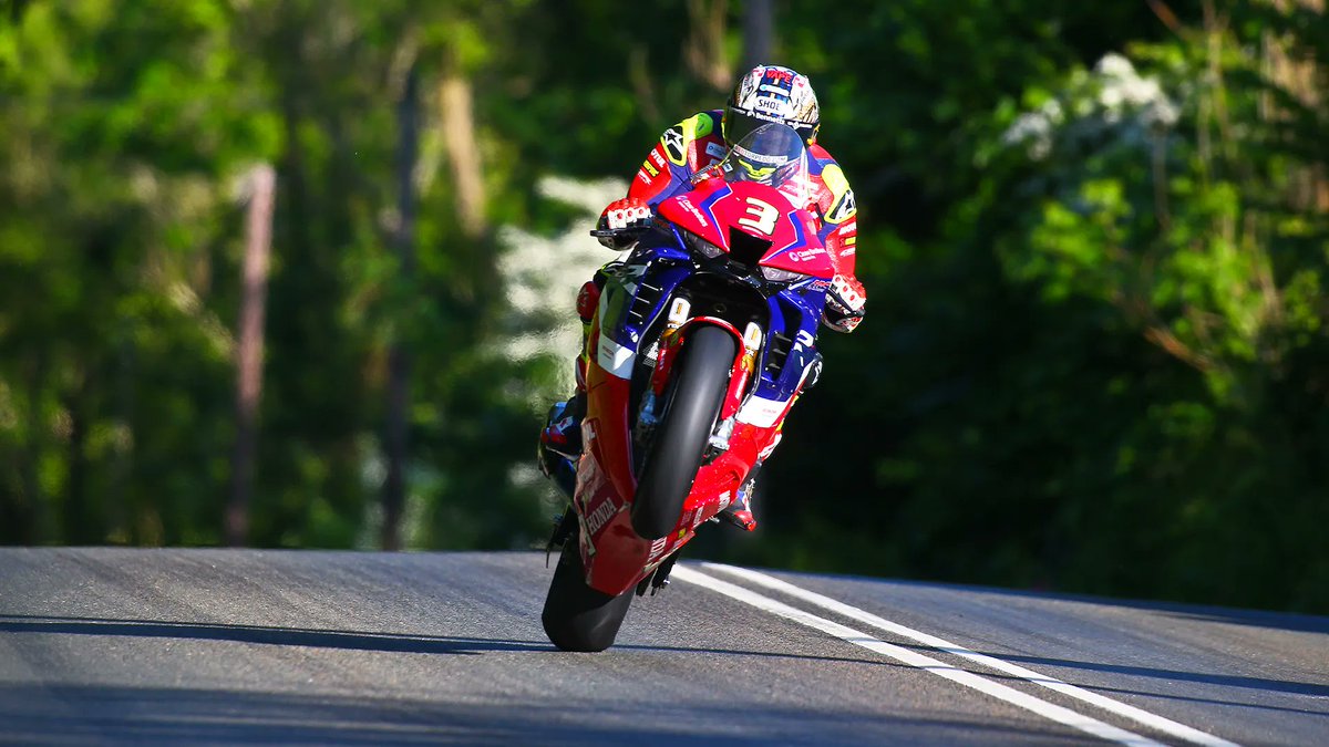 The sun shone on the Morecambe Missile at #TT2023 with all top 10 finishes 🙌

#WheelieWednesday @jm130tt