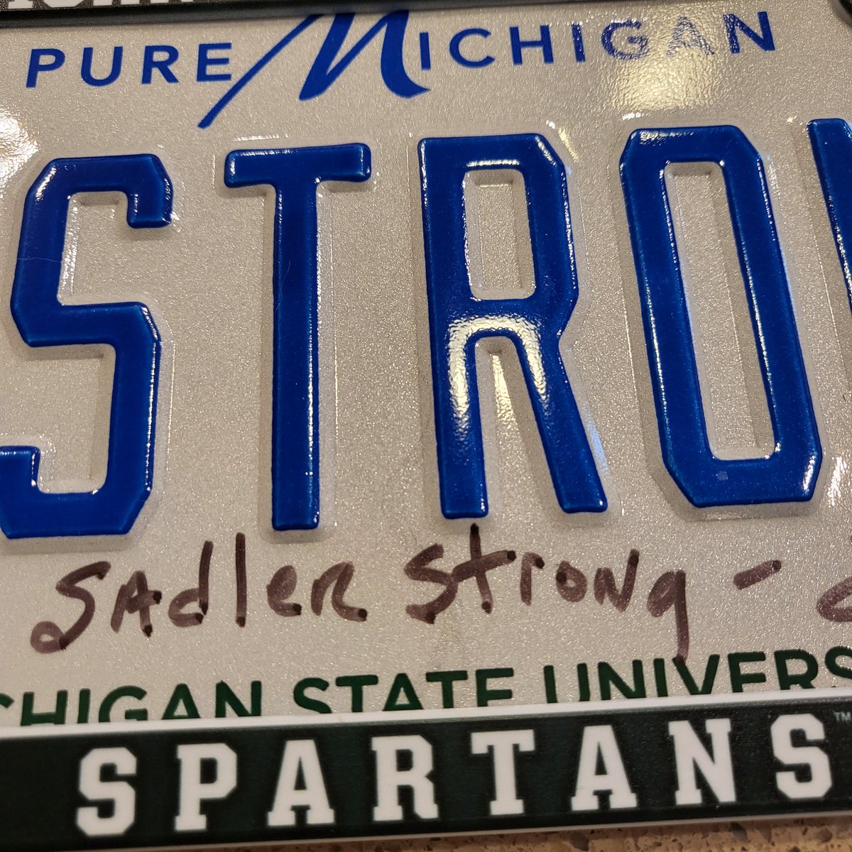 spartykids's tweet photo. We are donating this sweet piece of Michigan State memorabilia signed by Coach Tom Izzo [the 2023 ⛳️ Rocket Mortgage 313 Celebrity Scramble Winner] 
to the Mike @Sadler_3 Celebration of Life event 7/23/23 in GR!
Come bid on it there!
 #SadlerStrong @MSU_Football
link below👇 https://t.co/tS6Kfp8mgC