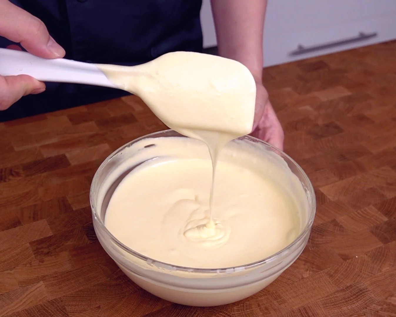 細かい数字は気にしない
卵のサイズも気にしない
混ぜすぎも気にしない
湯煎焼きで焼いて欲しい
それさえ守ればフワッフワッに焼けます
詳しい作り方は動画にまとめました
ぜひ見てくださいね
↓↓
