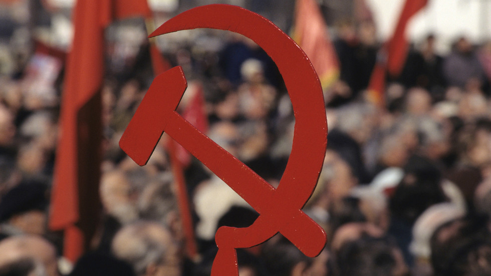 pycpim's tweet image. "The capitalist system is inherently exploitative and unjust. Only communism can provide true freedom and equality for all."

#CPIM #JoinCPIM #JoinCommunistParty #Socialism #Communism