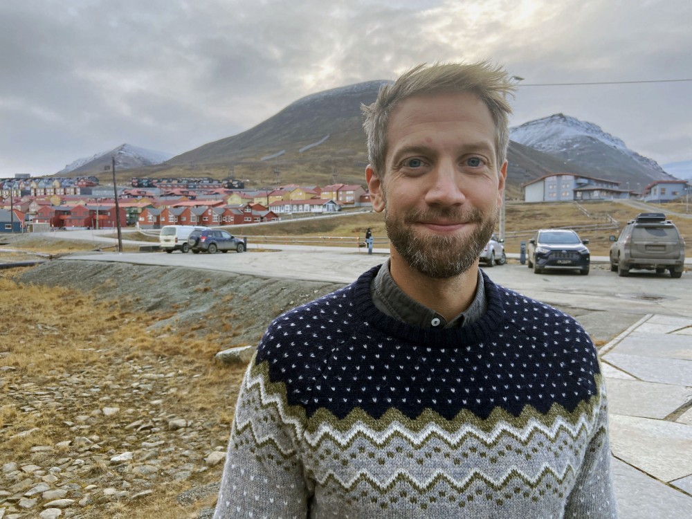 New Project!! 🌟🌟🌟Exploring Geopolitics in the Arctic: Iver B. Neumann, <a href="/AndreasOsthagen/">Andreas Østhagen</a> and colleagues are embarking on a new research project on three dimensions that shed light on the nature of Arctic politics: deterrence, dependency, and dialogue. fni.no/news/exploring…