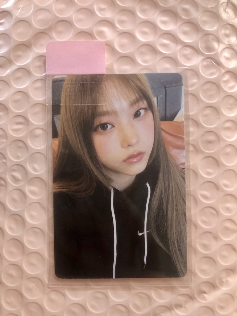hyewonbf's tweet photo. #joycefeedbacks #jieinbox
hi, @joycecartzz ! sorry for the late feedback but i alr received haerin hoodie <3 tysm https://t.co/AxZCo2XWe9