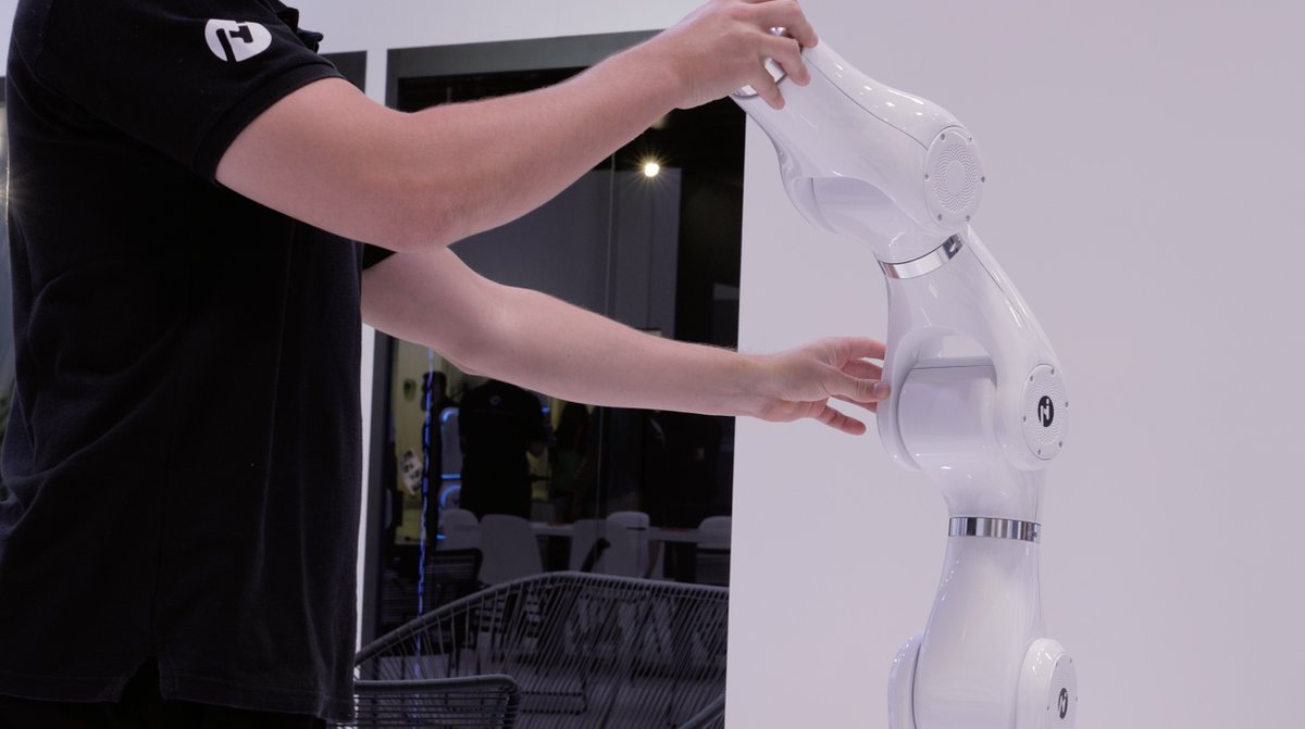 NEURARobotics's tweet image. What a wonderful opening day of automatica 2023 it was yesterday!

We feel so thankful for all the positive feedback we received. The hard work of the team pays off!

#automatica2023 #neurarobotics #innovation #cognitiverobots #teameffort