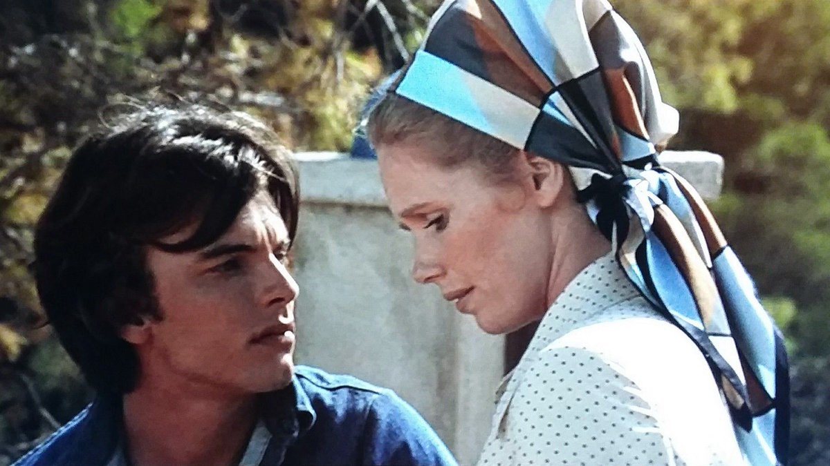 50 years ago today, the romantic comedy film, #40Carats, based on the stage play by #JayPressonAllen, directed by #MiltonKatselas, and starring Liv Ullmann - in a #GoldenGlobe Award nominated performance -, #EdwardAlbert, and #GeneKelly, opened in US theaters.