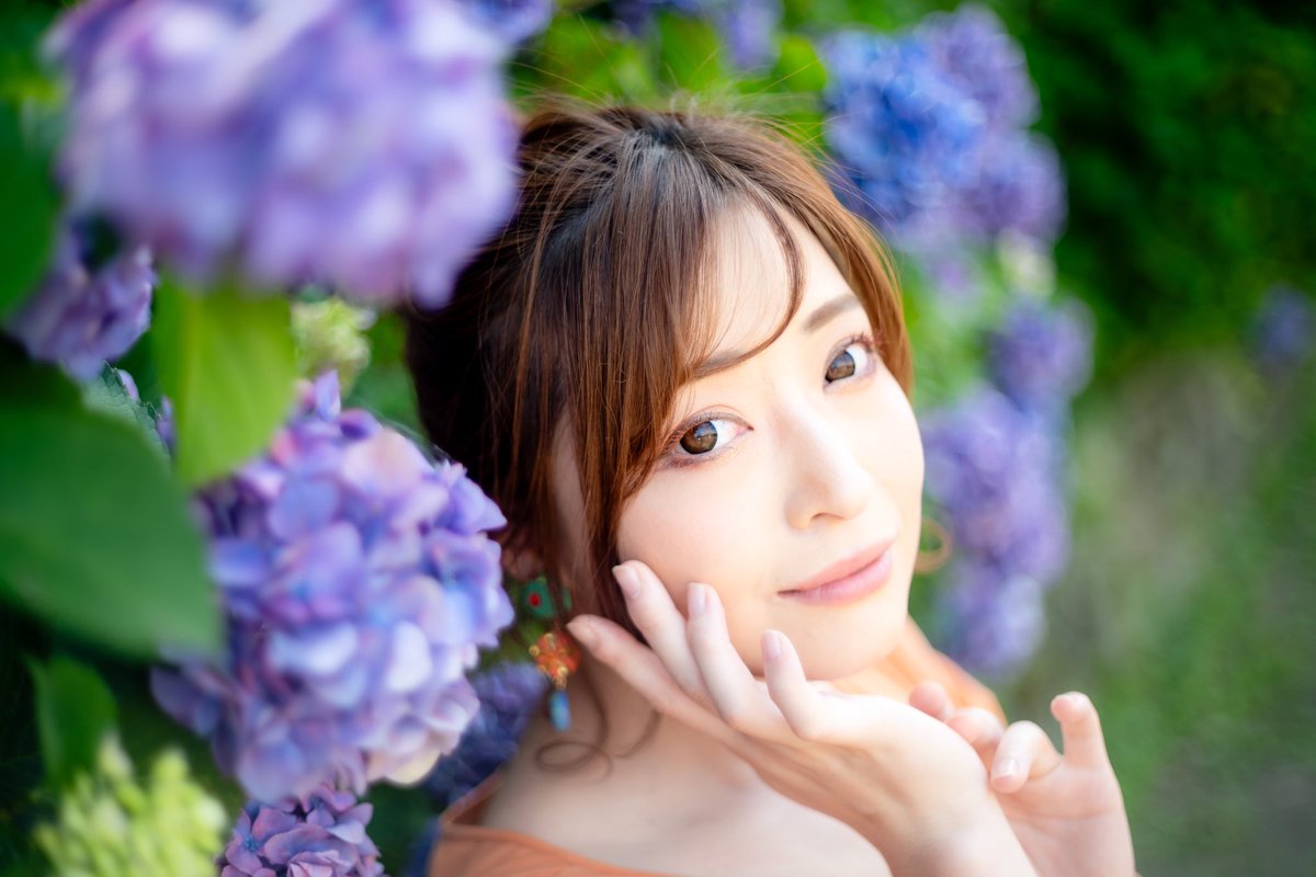 紫陽花ポトレ
model:Arly ( @arly0401 )
.
#A7M3 
#takumar50mmf14 
.
#Arly #Arly_ph #ありぽ 
#紫陽花 #紫陽花ポートレート 
#紫陽花ポトレ 
#α7iii #a7iii 
#oldlines 
#オールドレンズ 
#オールドレンズ部 
#portrait 
#ポートレート 
#ファインダー越しの私の世界