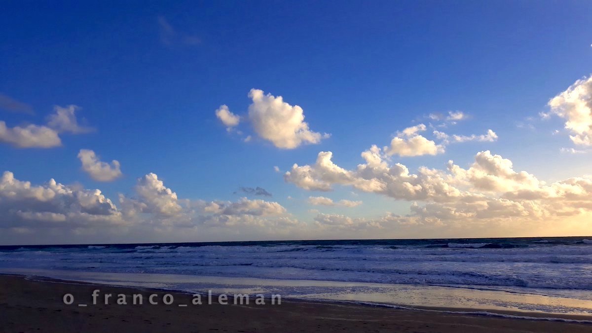 artwork (not #forsale):

'cloudy day'

#nature #NaturePhotography 
#ocean #beach #waves