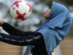 lattention_fr's tweet photo. "Nous les avons fuis, et ici ils veulent voiler nos femmes. Le #hihab c'est cacher la femme, parce que pour eux elle est source de perversion."
— Mahyar Monshipour, champion du monde de boxe, né en Iran.
#Hijab #Hijabeuses #Afterfoot #ThibaudLeplat #Demagogie #Clientelisme https://t.co/ccHjfQEZa6