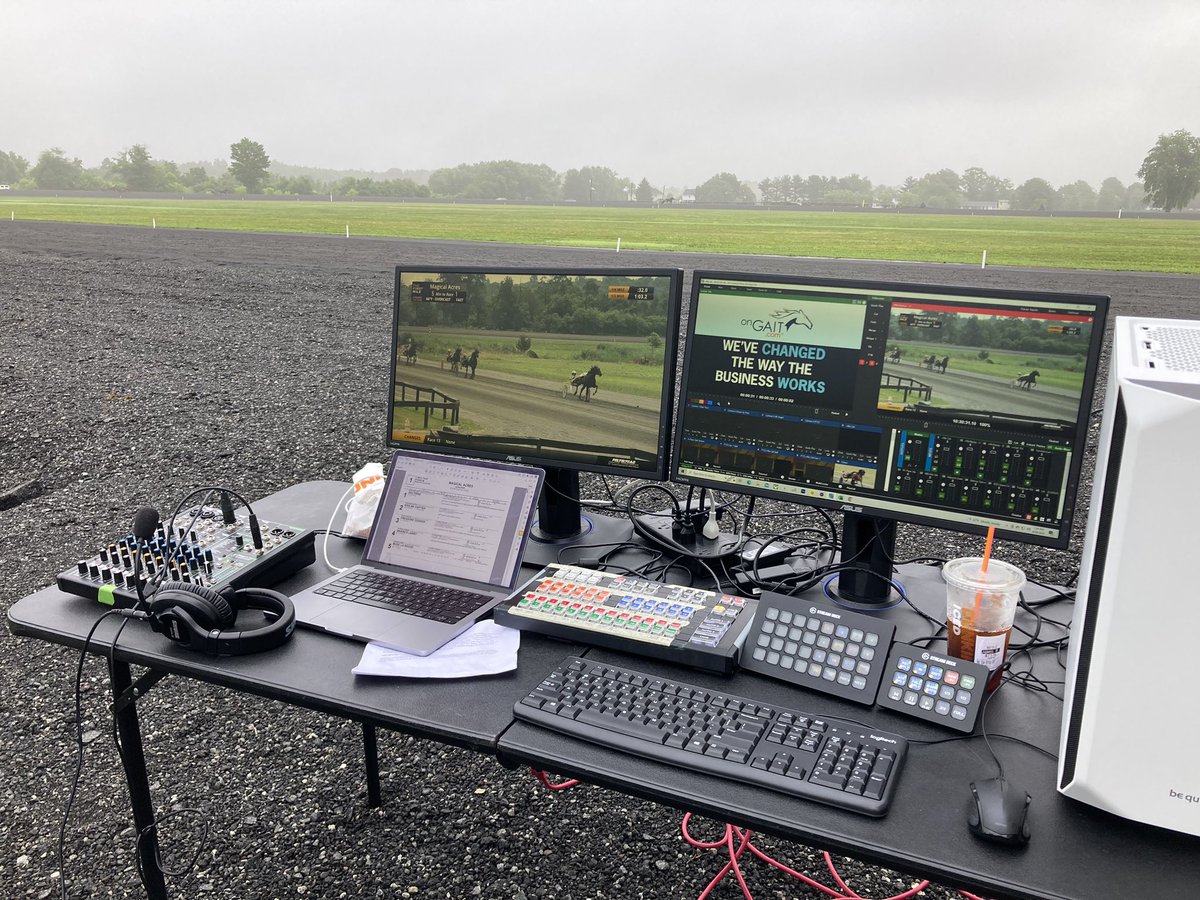 412comms's tweet image. Iced coffee from @dunkindonuts: ✅
Studio 1: ✅
Fifteen #harnessracing qualifiers on tap: ✅
@JrAllums ready to be piped in: ✅
@JamesWitherite in full-on pregame goalie mode: ✅

Join us live for the season finale of #TheFirstMile at 8:15e here: youtube.com/412comms