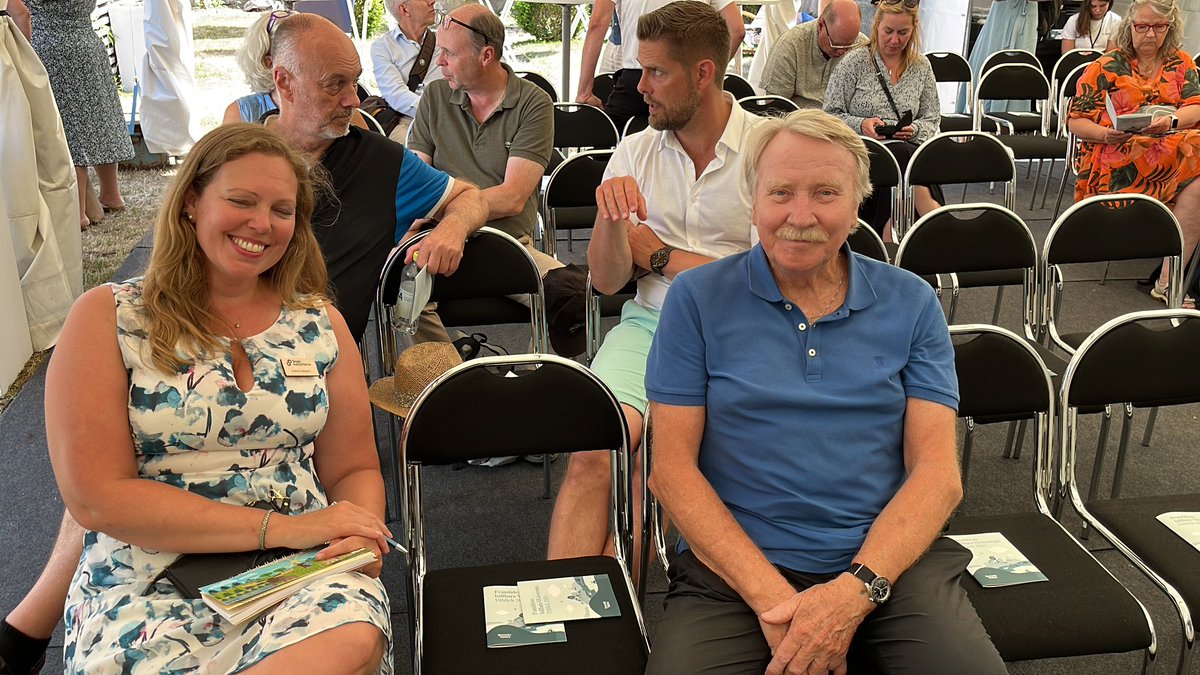 Vattenkrig - hur undviker vi det i torkans spår? Mellangatan 1. <a href="/HellesHelena/">Helena Sjögren</a> och Ilmar Reepalu redo på <a href="/SvensktVatten/">@SvensktVatten</a> seminarium.