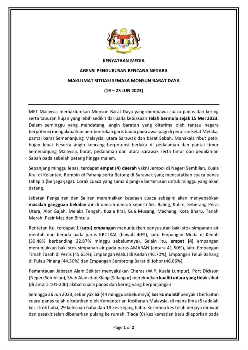everyyearbanjir's tweet photo. According  to a statement issued by the NADMA, the following areas are expected to experience a squall  line (Garis Badai) in the early morning of the coming week: the Strait of Malacca, the west coast of the peninsula, the northern part of Sarawak, and the western part of Sabah. https://t.co/amVwyYfv1z