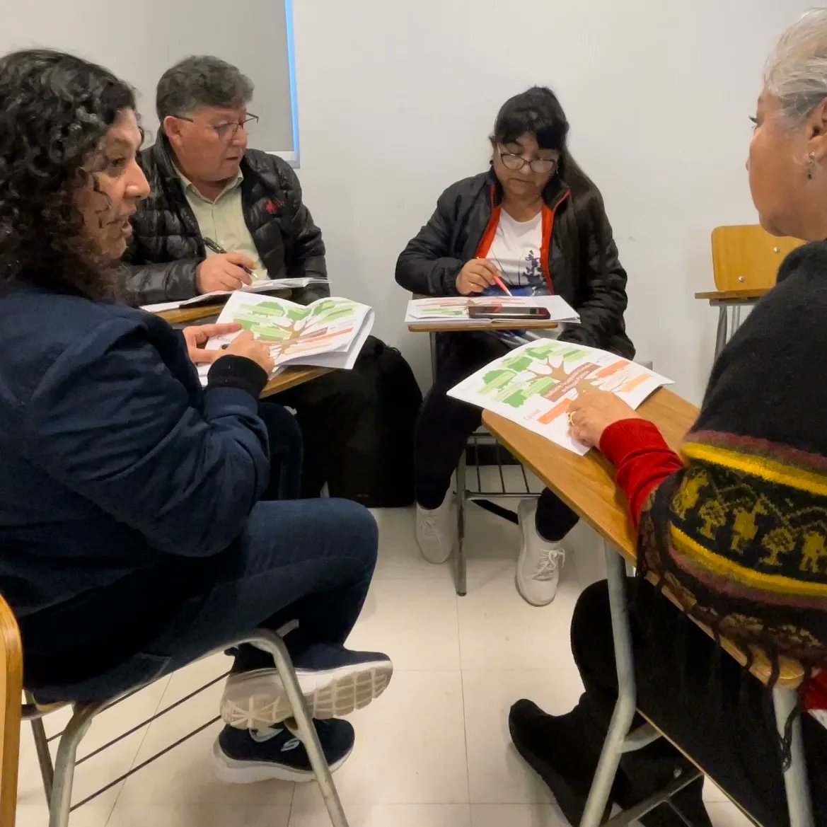 Desde Alianza Antofagasta queremos invitarte a reflexionar sobre el impacto que la educación y el aprendizaje continuo tienen en el desarrollo de los dirigentes sociales, destacando el valioso aporte que están significando las clases de la universidad social.