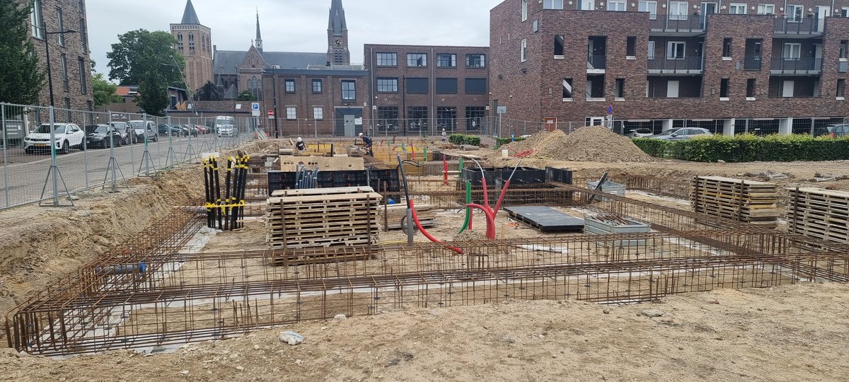 17 appartementen en 24 woningen aan de Cantheelen in Cuijk in opdracht van Mooiland. De bouw begint al mooi vorm te krijgen