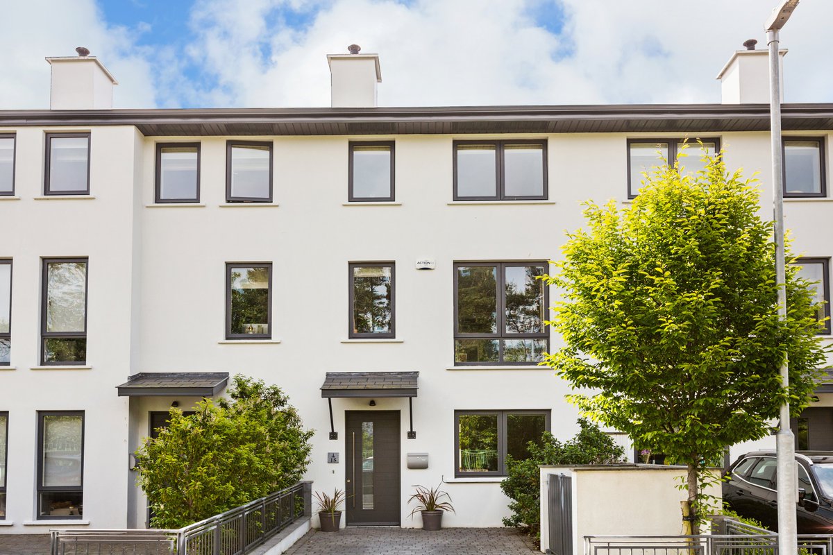 LisneySir's tweet photo. 15 Broadlands, Killiney, is a stunning 4 bedroom residence nestled in a serene and sought-after location. Read more here: https://t.co/rF5P1et4M3

For more information contact our expert Rory Kirwan in our #Dalkey office. https://t.co/GoUQfUtvfL