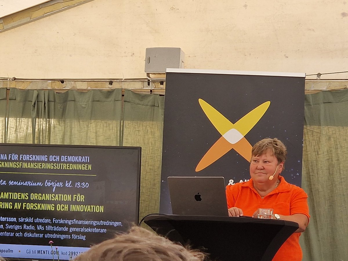 AnnFust's tweet photo. Nu startar Ingrid Petersson en "smygtitt" på Forskningsfinansieringsutredningen.#vetenskapoallm https://t.co/UC0ir9WNnF