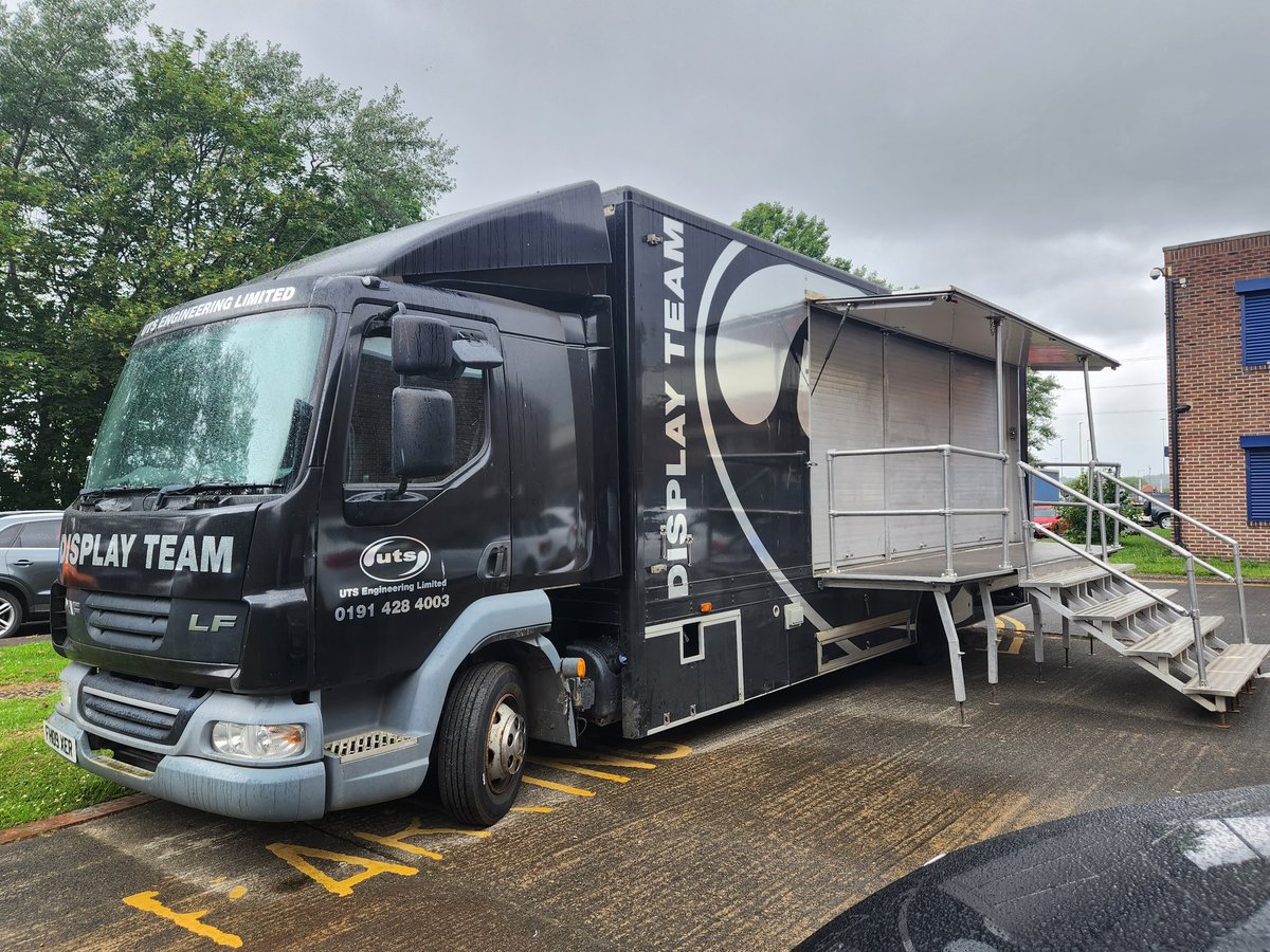 SW_SADLER's tweet image. Display team making final checks for the up coming UK tour. @UTS_Engineering 
#PipeLayer #piperepair