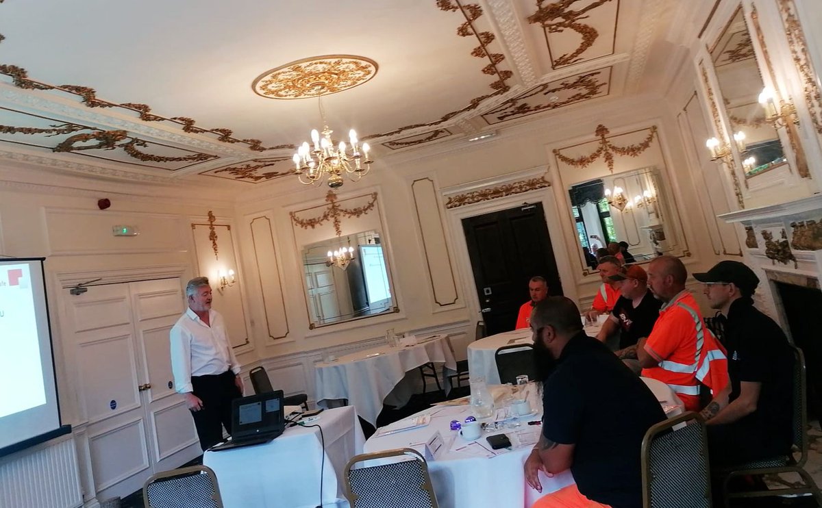 DWI_safety's tweet photo. A really inspiring day in Brentwood with #Brettaggregates
An appreciation to heath, safety and well-being. With a creative 3-hour workshop.
Tracy commented ‘Very informative. Makes you sit up and think’
Stuart said. ‘Fantastic. Very engaging. Great fun too'
#safetyculture https://t.co/iR2nHcZXT8