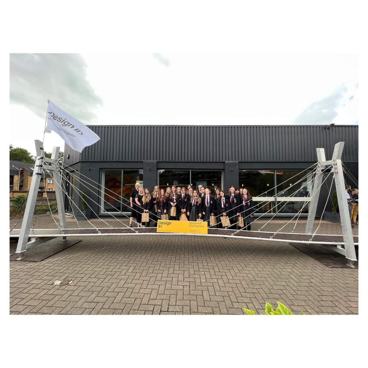 Design ID tweet media