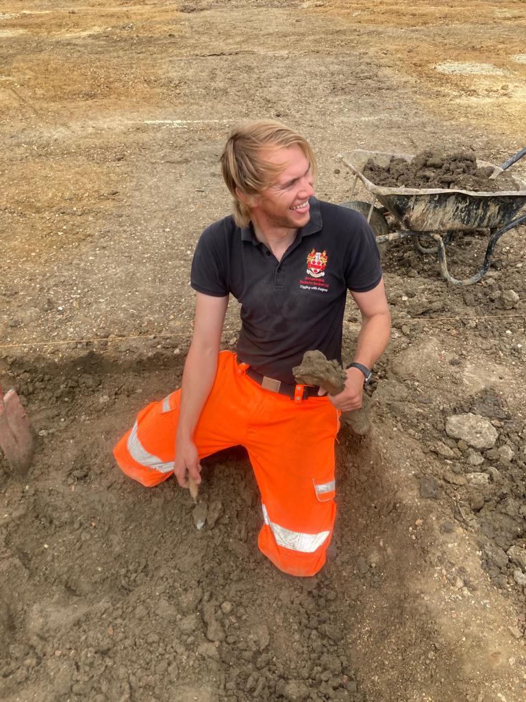 The past week spent at Milton has provided us with some insightful discoveries. 

#archaeologyuk #cambridge #cambridgeshire #milton #archaeologicalexcavation #developmentproject #commercialarchaeology #romanarchaeology #RomanBritain #ironage #ironagearchaeology