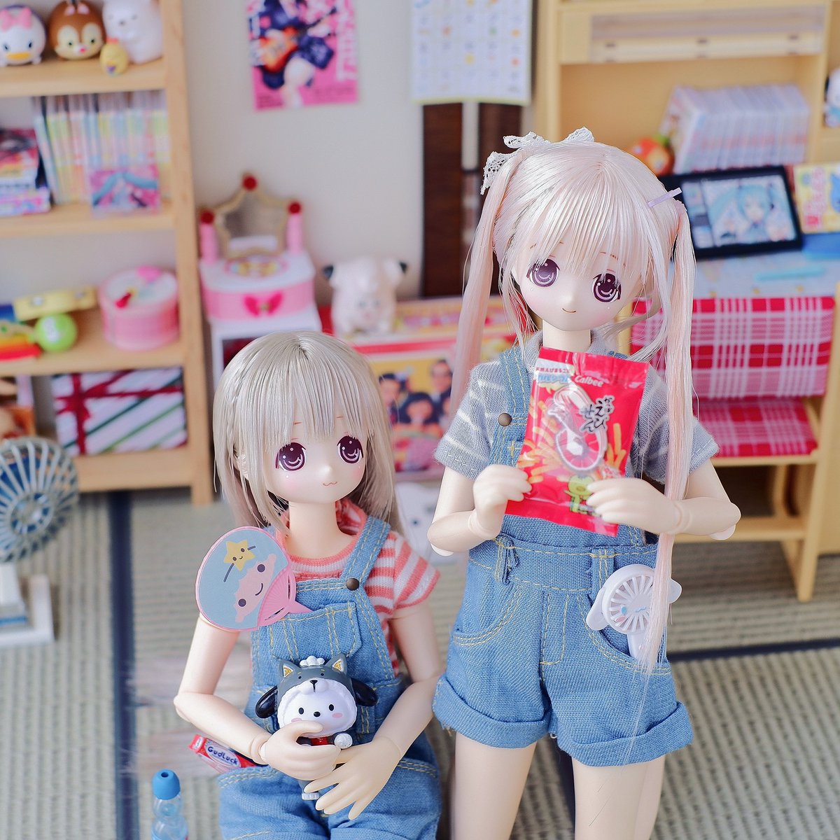 ssdollysss's tweet photo. おやつの時間です!٩(ˊᗜˋ*)و
今日はえびの切り身です🦐🦐🦐
#azone #azonejp
#アゾン #rementjapan #rement #アゾカツ #アゾンドール #アゾンドール #azonedolls #人形 #minihouse #dollhouse #部屋 #ゆかた https://t.co/FPshnHbNVU