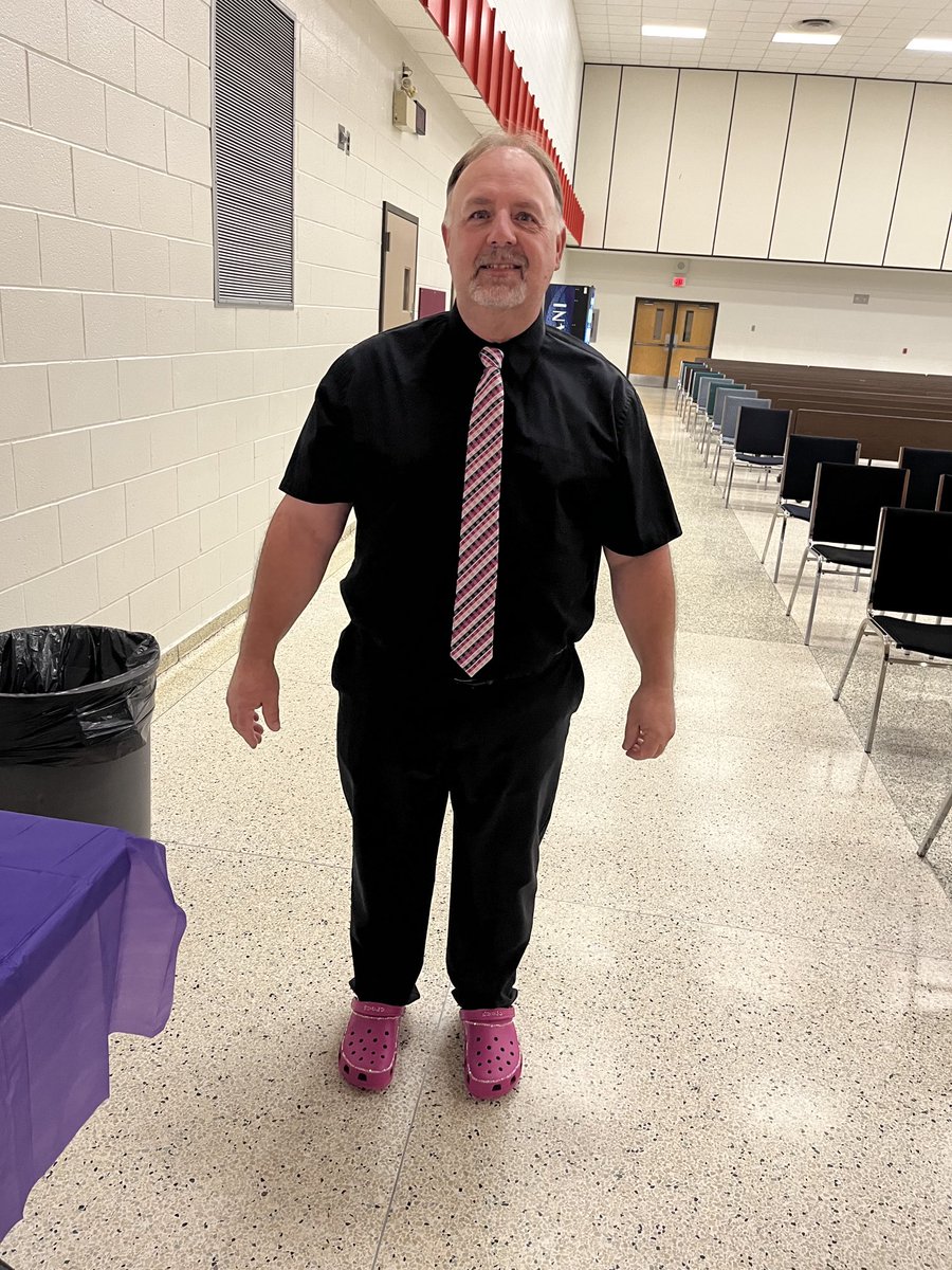 Graduation for our gr8 students last night!  We are very proud of our Tigers!!  So fun to have our ceremony at LKCS! Thanks! Good luck next year grads as you become Cardinals!! ⁦<a href="/LKCSPrincipal/">LKCS Principal</a>⁩ ⁦<a href="/LKelempro/">LKDSB Elem Program</a>⁩