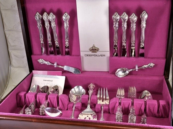 International ORLEANS Silverware Deep Silver Silverplate Flatware Set 1964 Service for 8 Including Serving Utensils 48 Pieces in Wood Box. #VintageShowandsell #Silverware #Flatware #DeepSilver #SilverPlate #MCM #Tableware chicmousevintage.etsy.com/listing/145495…