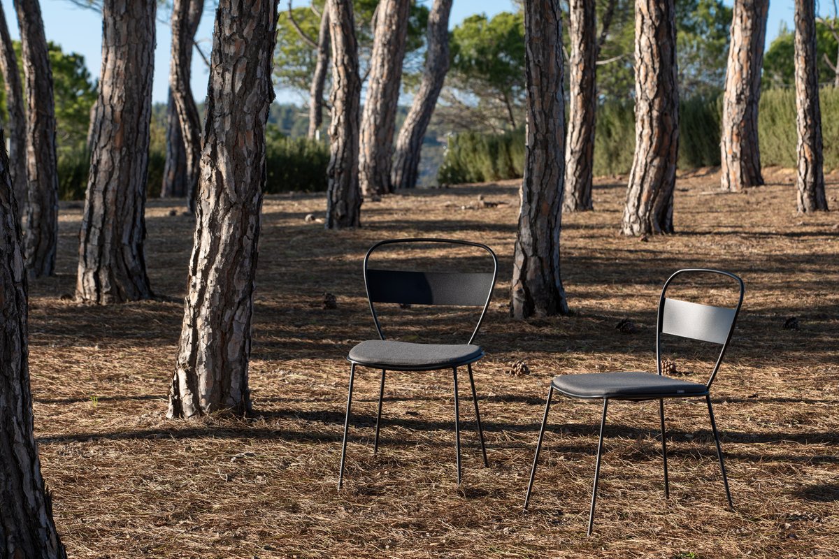 Introducing the new Sedna chair designed by Paula Chacartegui ➡ lnkd.in/dsgBNhh9 ⬅
Its delicated shapes create an elegant and simple silhouette, made of a galvanized steel frame and water-resistant upholstery.

#iSiMAR #interiordesign #outdoorfurniture #furniture