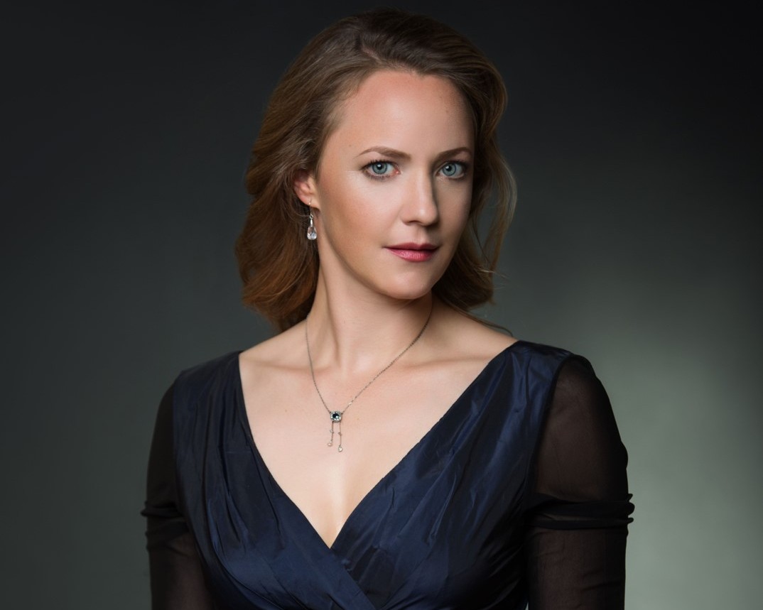 Toi toi toi to Lydia Teuscher who opens at @operzuerich tonight singing Ännchen in Weber's Der Freischütz. Performances until 9 July Full details here: ow.ly/PKhQ50OZ8Rj