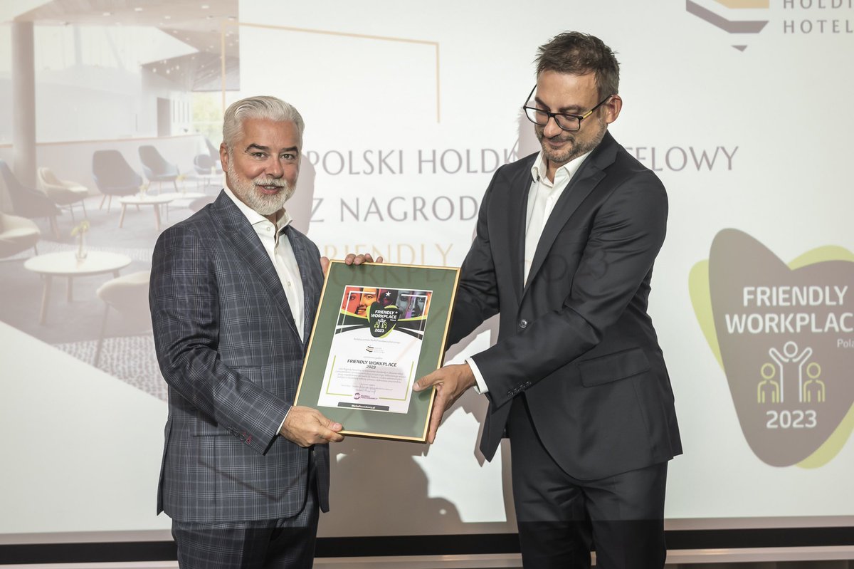 PHH_PL's tweet photo. Nowocześni i przyjaźni! PHH w gronie Przyjaznych Pracodawców💚🤍

🏆Polski Holding Hotelowy odebrał statuetkę i certyfikat Friendly Workplace 2023 i tym samym dołączył do grona firm, które tworzą przyjazne i nowoczesne środowisko pracy.

Więcej informacji➡️https://t.co/x2QRp0SV7L https://t.co/1qpewwTLNZ