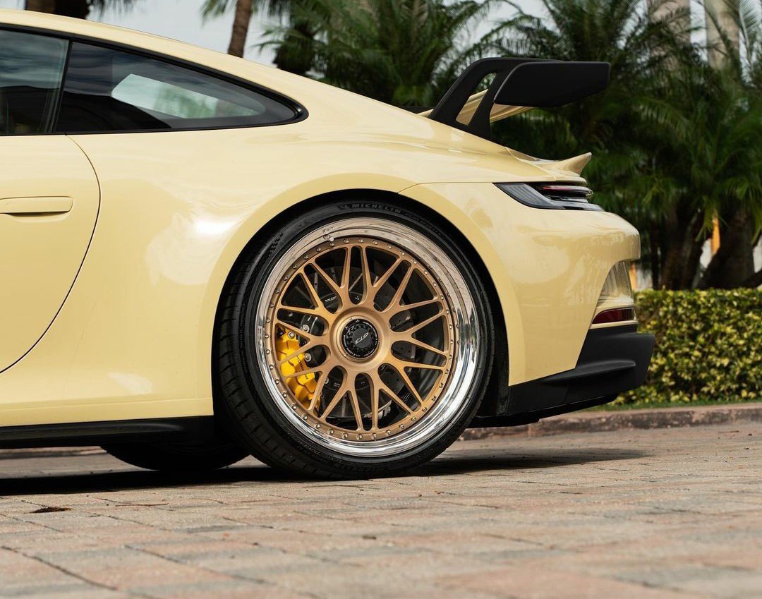 PorscheCIub's tweet image. Paint-to-Sample Ivory 992 GT3