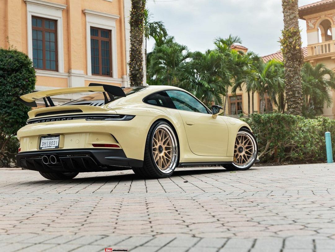 PorscheCIub's tweet image. Paint-to-Sample Ivory 992 GT3