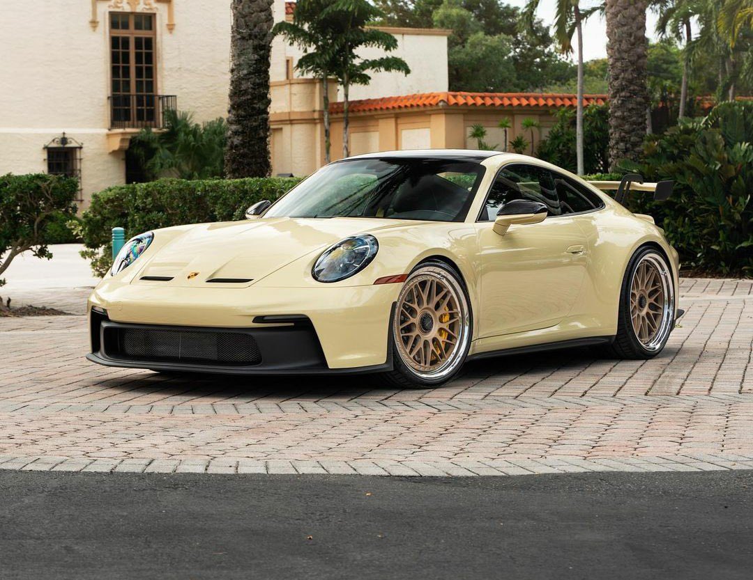 PorscheCIub's tweet image. Paint-to-Sample Ivory 992 GT3