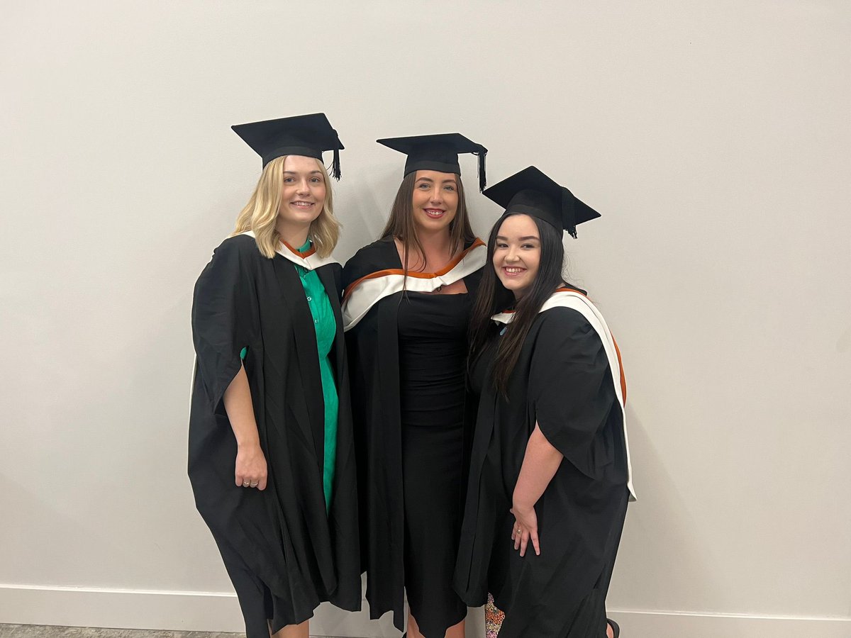 Miss Smith tweet media