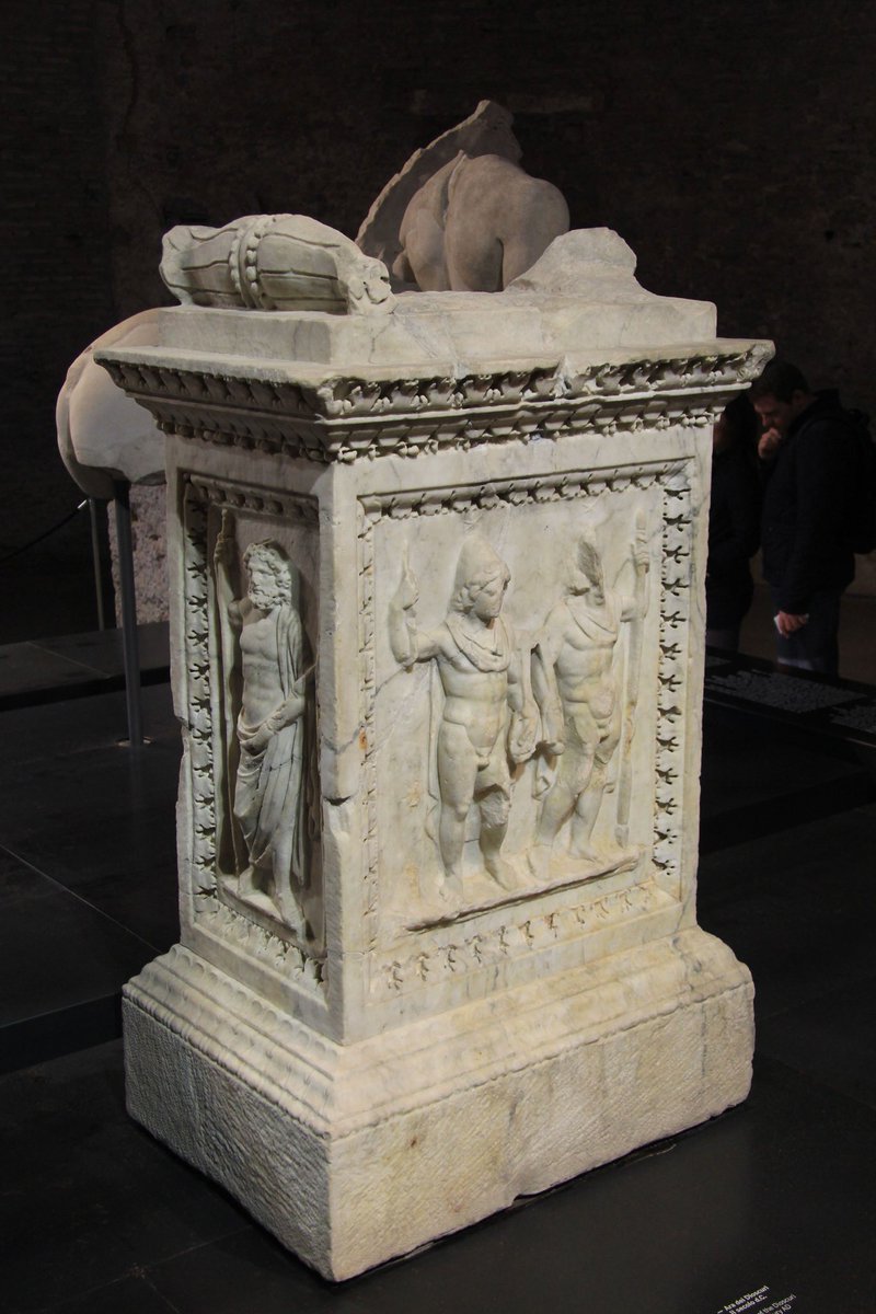 #ReliefWednesday An exhibition in the Temple of Romulus in the Roman Forum “Lacus Iuturnae: the sacred fountain of the Roman Forum” with a relief depicting Castor and Pollux (12/2015). The twins watered their horses here & announced  victory at the Battle of Lake Regillus, 495 BC