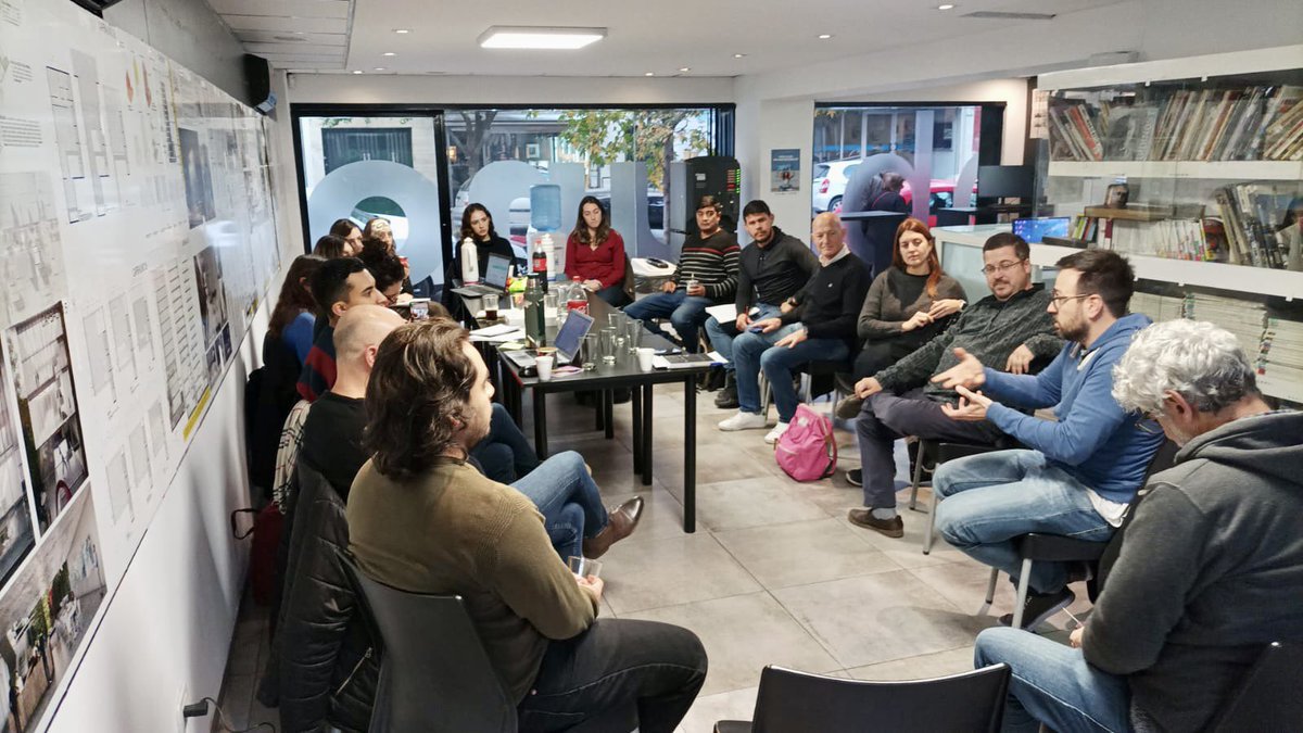 ceglaplata's tweet photo. Mantuvimos una reunión de intercambio con la Comisión de Sustentabilidad y el Instituto de Estudios Urbanos del Colegio de Arquitectos de la Provincia de Buenos Aires Uno. 

Conversamos sobre #DesafíoBenoit, y avanzamos con la posibilidad de realizar acciones conjuntas. https://t.co/XsjIfKtOKo