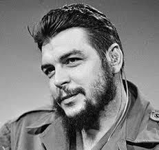 Giro5O's tweet image. Yo era un niño en mi Santa Clara, hace ya 26 años, es imposible dejar de recordar aquellas horas vividas tras la noticia del hallazgo de los restos del Che y sus compañeros de la guerrilla. Uno de los momentos más emocionantes y llenos de alegría de esta #IslaRebelde. #ComoElChe