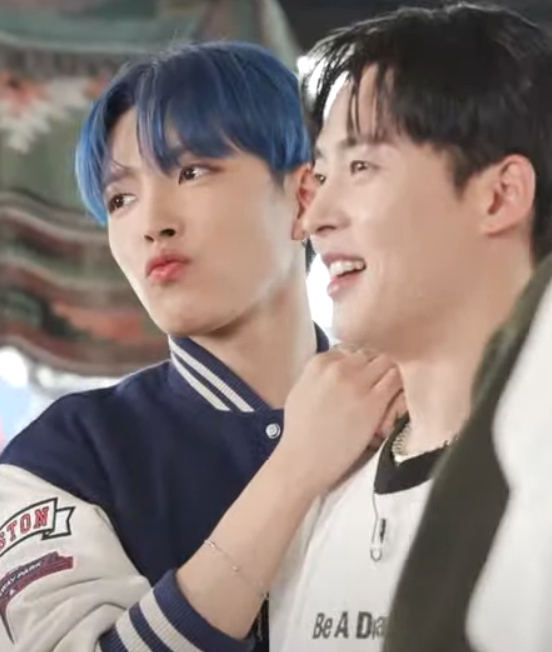 만화같이생김..