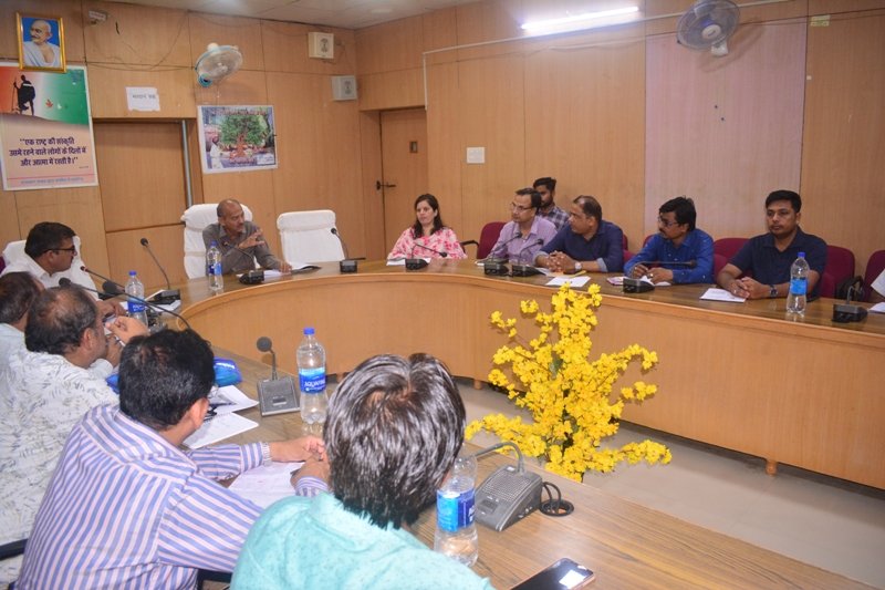 जिला जल एवं स्वच्छता मिशन की 25वीं मासिक समीक्षा बैठक,  अतिरिक्त जिला कलेक्टर सत्यनारायण जी आमेटा जल जीवन मिशन के तहत किए जा रहे कार्याे की प्रगति रिपोर्ट पर चर्चा की गई।