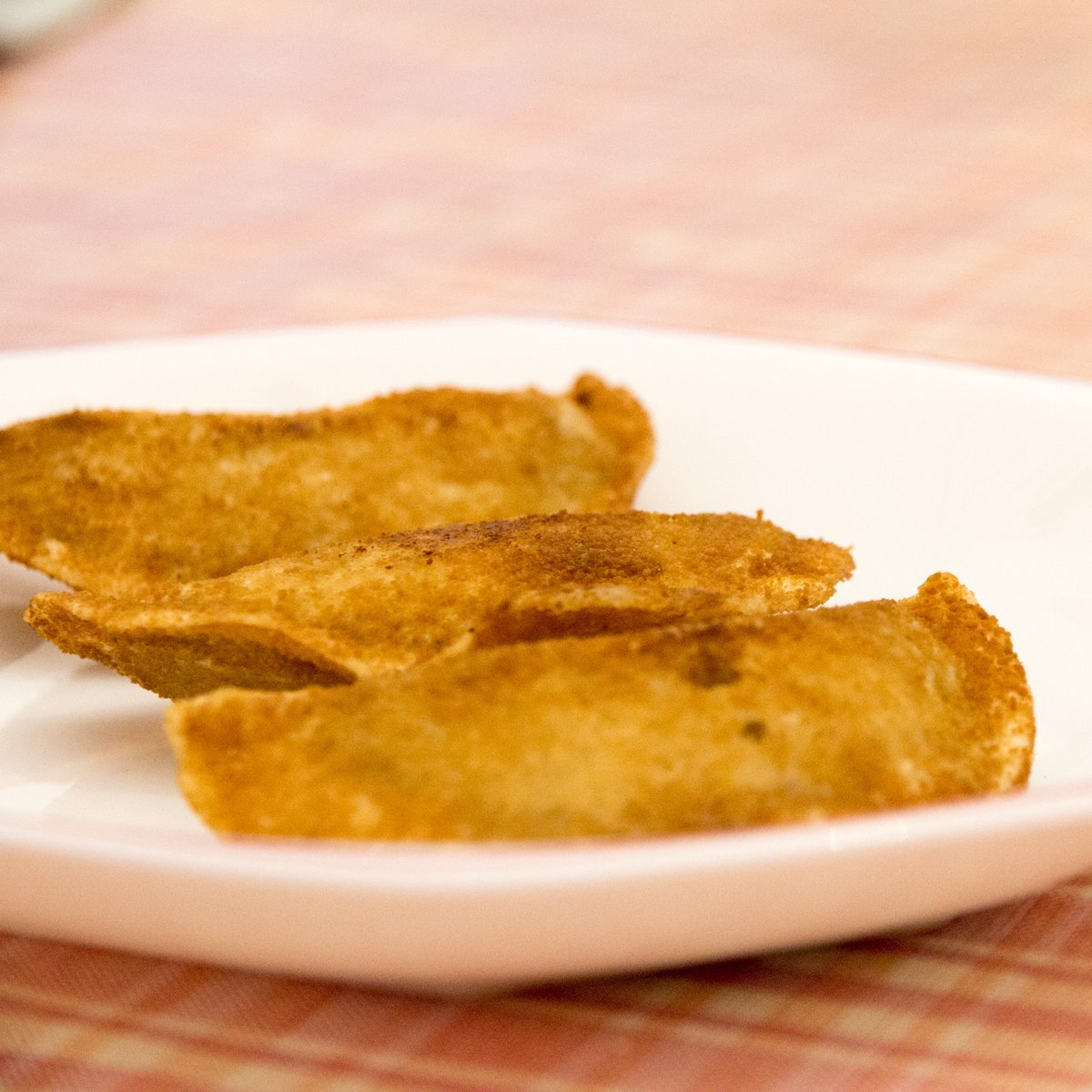 Gracias a la ilusión de exportar fuera de las murallas de Morella esta croqueta morellana, nació esta empresa. Están rellenas de carne de cerdo, ternera y pavo.
...
#croquellanas #croquellanes #croquetamorellana #latipica #Morella