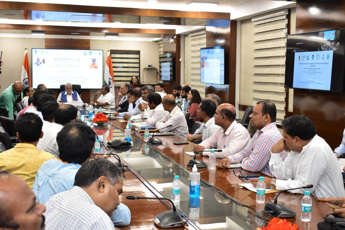 ICAR_NBFGR_LKO's tweet photo. Momentous Event:
@ICAR_NBFGR_LKO's “ReportFishDisease” App, developed under #NSPAAD &amp; funded by #PMMSY is launched by Hon’ble Minister of Fisheries, @FisheriesGoI Sh. @PRupala ji &amp; Dr.@Murugan_MoS
ji. @PMOIndia  @nstomar @likhi_dr @icarindia @PIB_India #ICAR #FarmerFirst #NBFGR https://t.co/nWOfsLDSU7