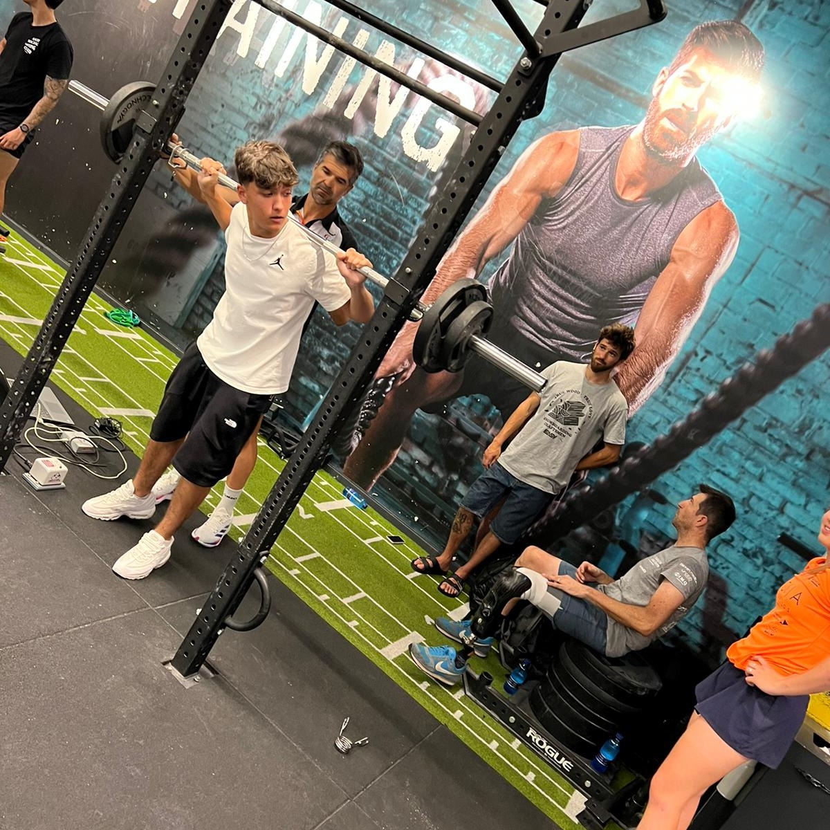 MACBaqueira's tweet photo. Cambiamos las tablas y los esquís por el gimnasio

Trabajar la potencia y la fuerza es clave para obtener máximo rendimiento

Sigue el Campus en Madrid del #MACTeam!!!

#gimnasio #OnGravity #fuerza https://t.co/d9QL9AVrcP
