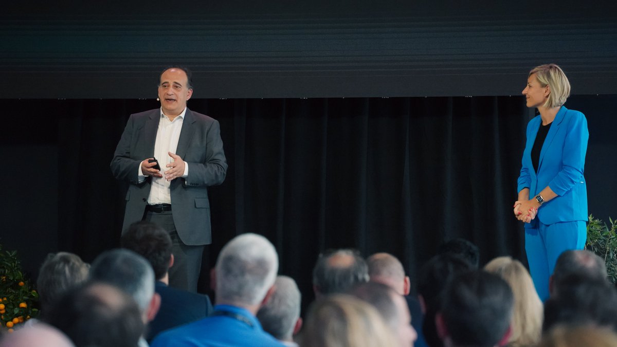 Celonis's tweet photo. We’re LIVE at Celonis World Tour in Paris.
"Process mining gives you a way to work faster, more effectively, and in a way that's more sustainable for the planet." - Malhar Kamdar
#CelonisWorldTour #Paris
#ProcessMiningRoadshow https://t.co/ZF8vecEUiz