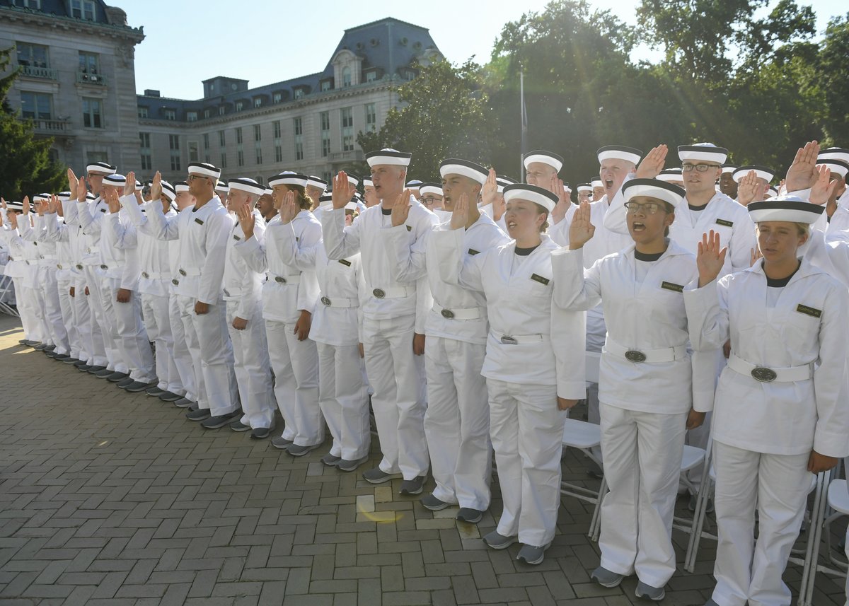 NavalAcademy's tweet photo. Tomorrow is the day #USNAClassof2027! We welcome you and your families to the #yard and look forward to a great #plebesummer! 

Join us #LIVE at 6 p.m. for the Oath of Office 
https://t.co/WAgwQxNe74

#USNA #GoNavy https://t.co/PFJXJaZzLL